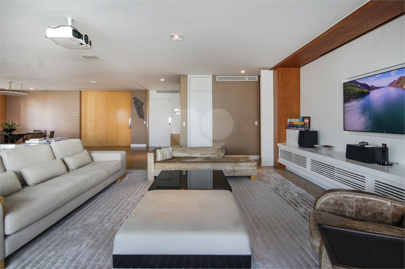 ALAMEDA DOS PINHEIROS