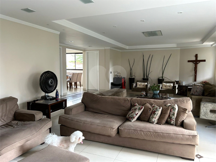 RUA TEIXEIRA DE MELO,268