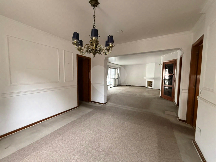 VILLA VELASQUEZ