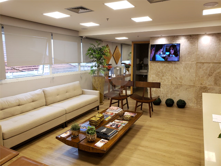 THE PRIZE HALL OFFICE CENTER
