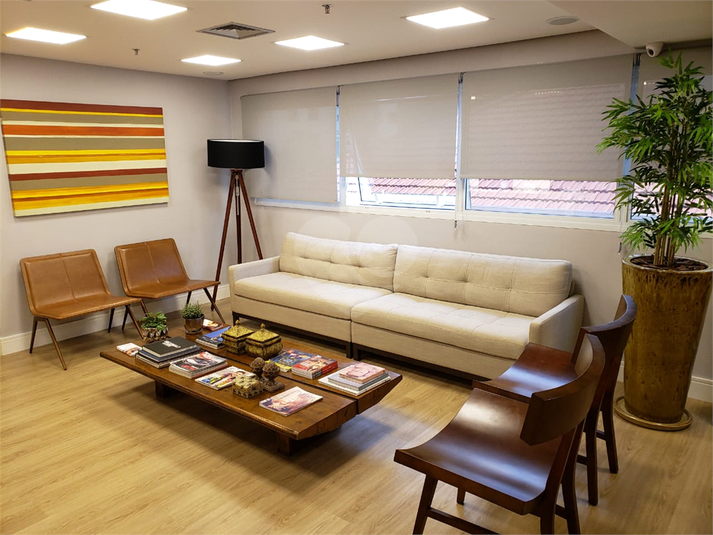 THE PRIZE HALL OFFICE CENTER