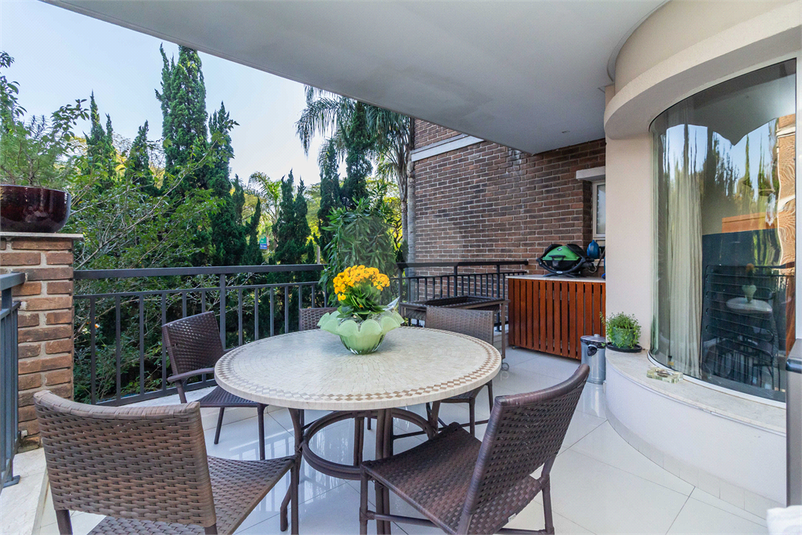 VANILLA HOUSE & GARDEN