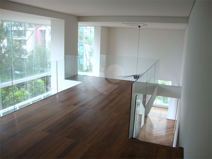 Wide View