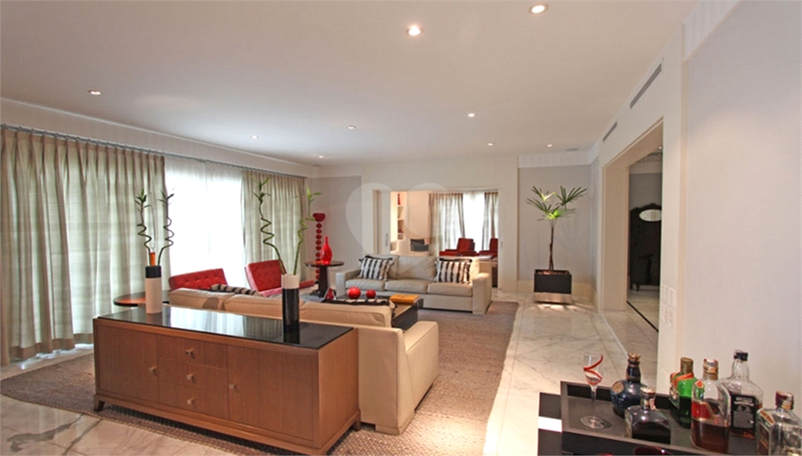 CHATEAU DE CHEVERGNY