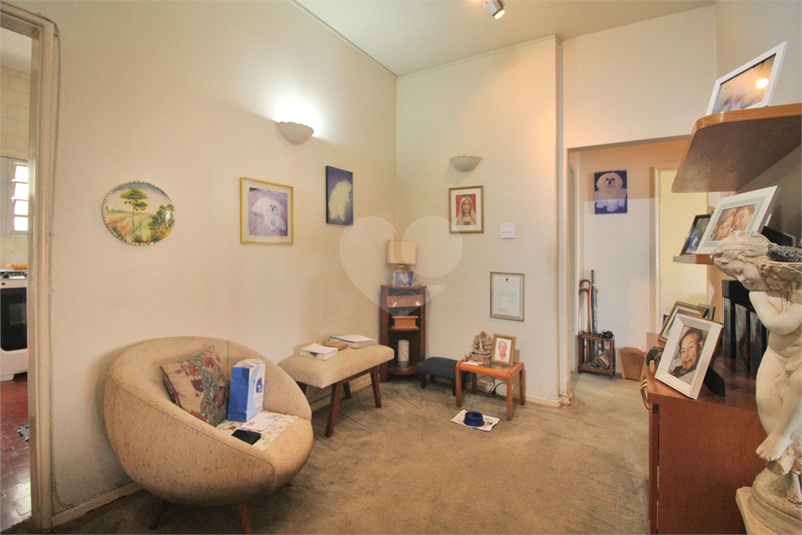 EDIFÍCIO EMBAIXADOR  