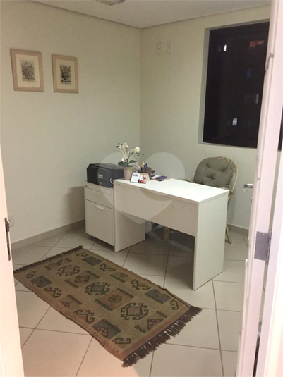 Santa Paula Office Building