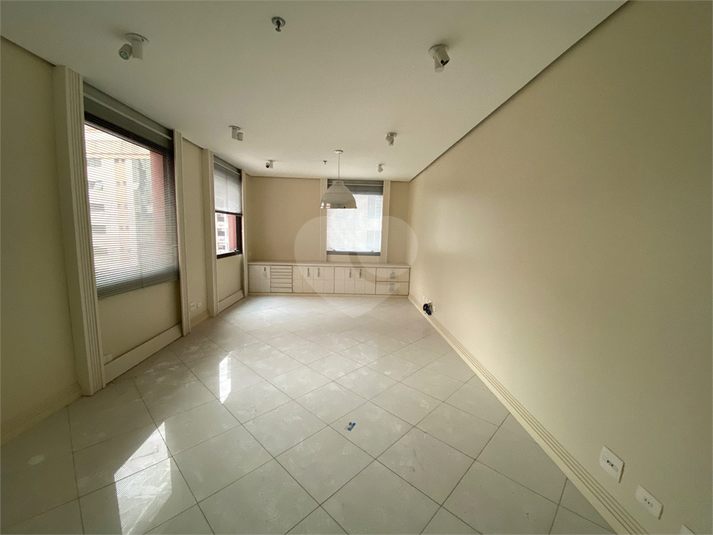 Trade Tower Service & Business