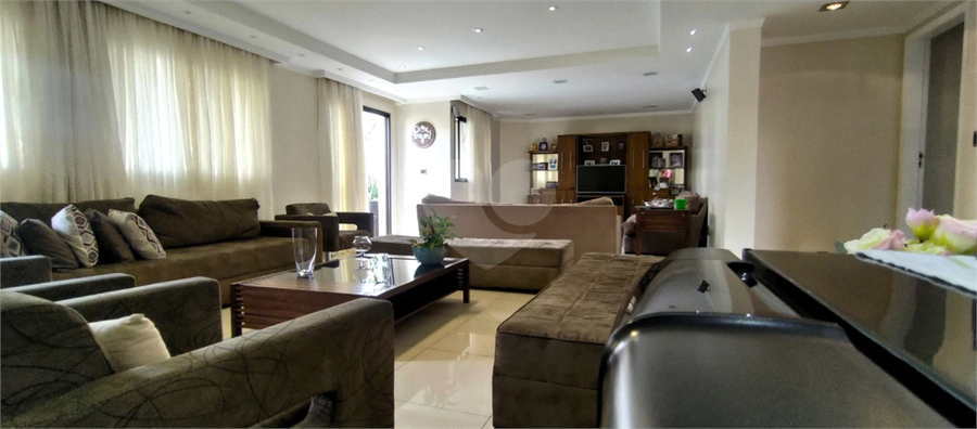 RUA TEIXEIRA DE MELO,268