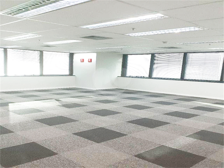 COMPANY PLAZA 