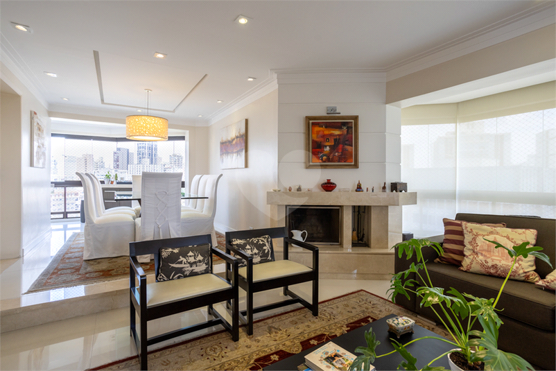 THE MACKINTOSH TOWER