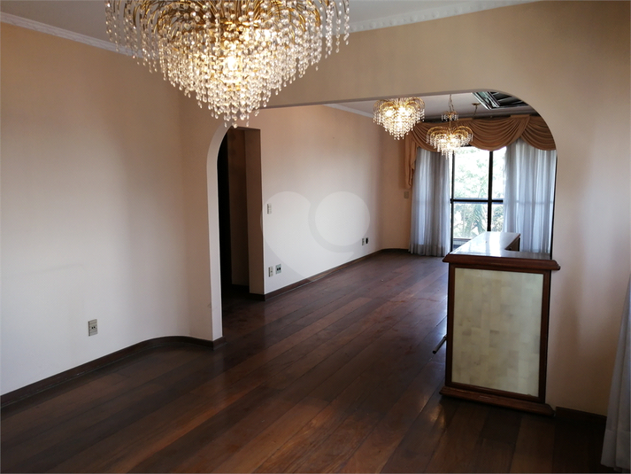 ED. MAISON SAINT HONORE