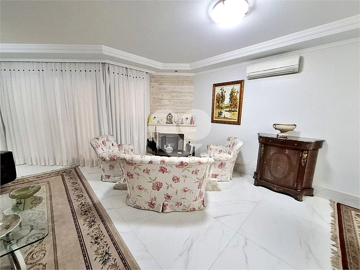 MANSÃO FRANCISCA JÚLIA