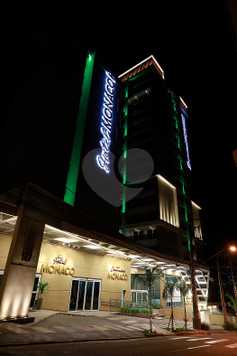 Fachada Noturna