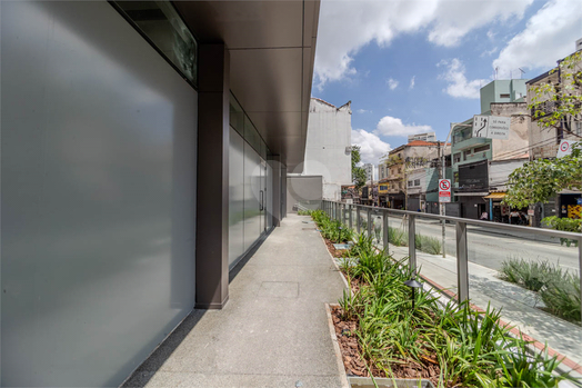 737 Pedroso - Comercial