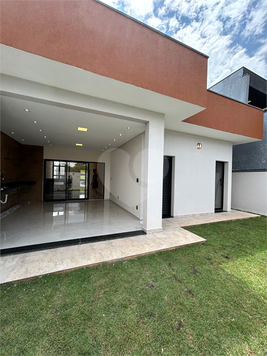 Foto REO1074572