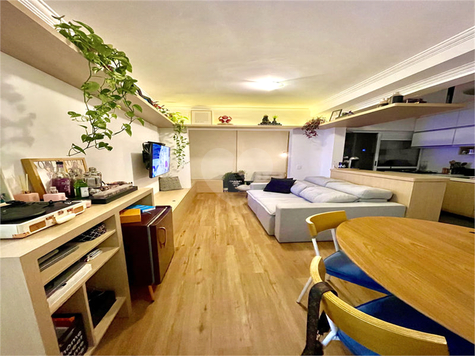 Gardens Living Club