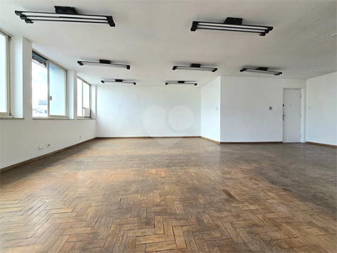 Edifício Comercial Nacional