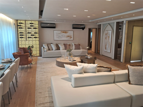 Condominio  The Palace Royal