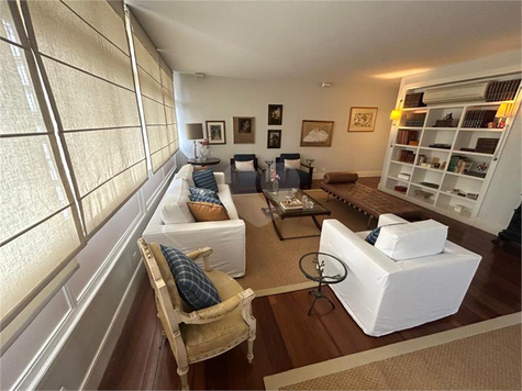 CONDOMINIO CECI PERI
