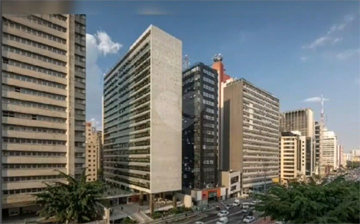EDIFICIO COMERCIAL QUINTA AVENIDA
