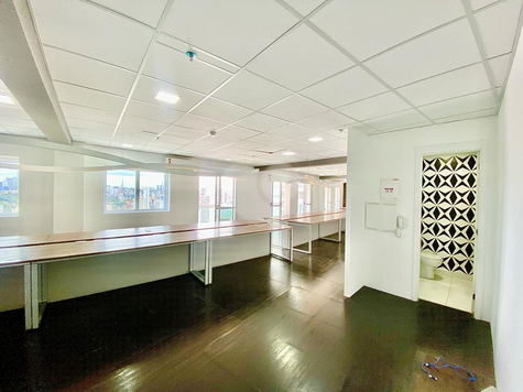Thera Faria Lima - Comercial