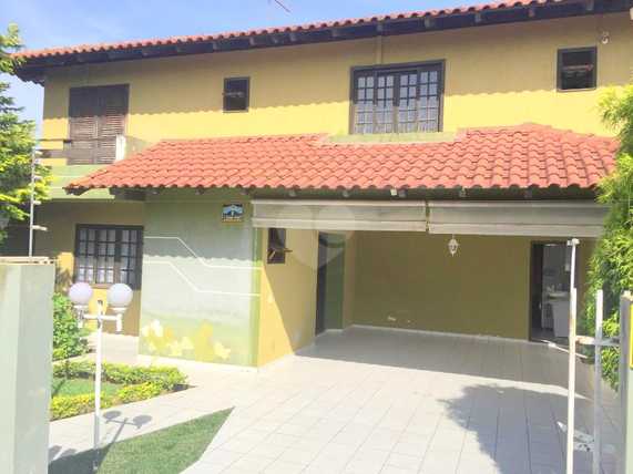 Comprar Sobrado Curitiba Santa felicidade - Referência: SB0098