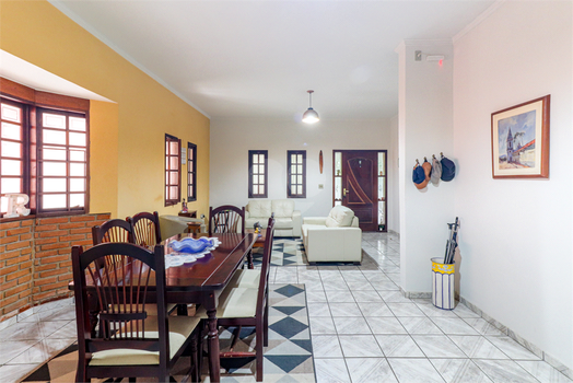 Pinus Park Condominio