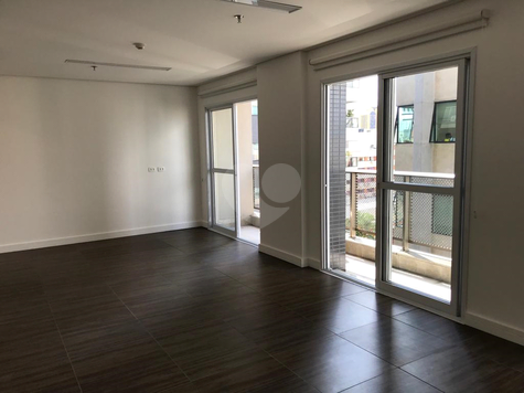 Esfera Office & Corporate