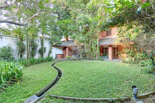 RUA AURELIA PEREZ ALVAREZ,350