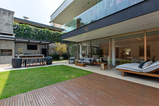 RUA ERNESTO NAZARÉ,639