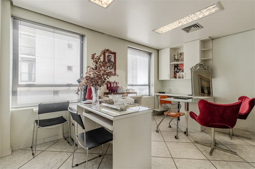 MADISON FLEX OFFICES