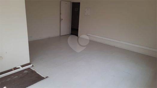 SAINT LOUIS BUSINESS CENTER