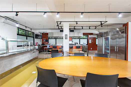 AVENIDA MAGALHÃES DE CASTRO,691