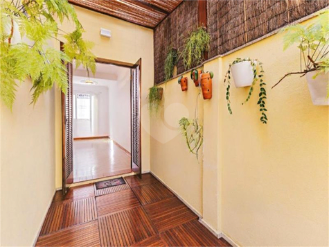 Alameda Campinas,  1351