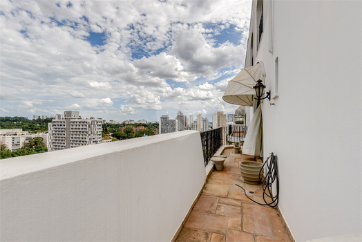 Condomínio Edifício Parque Dos Cisnes