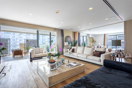 PALAZZO DI SAVOIA E PALAZZO DI FERRARA