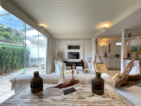 Condomínio Porto Hermingway