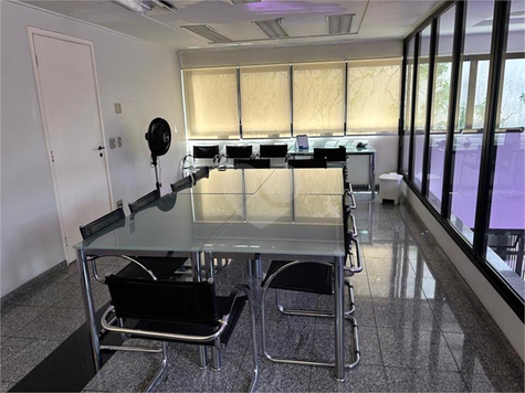 MANHATTAN OFFICE CENTER