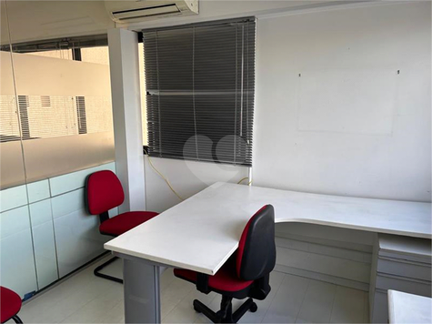 MANHATTAN OFFICE CENTER