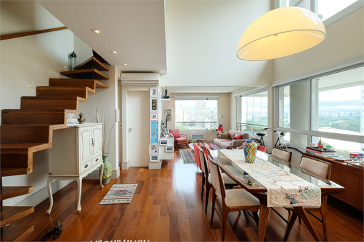 ATTIC URBAN LIVING