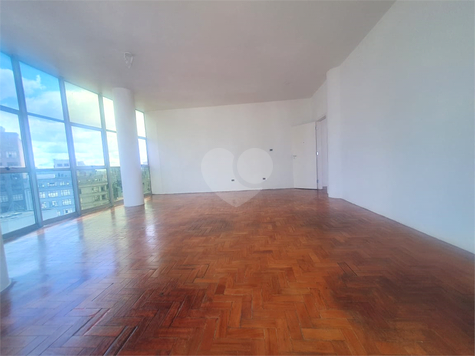 EDIFÍCIO TRIANGULO