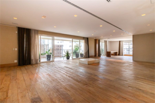 PALAZZO DI SAVOIA E PALAZZO DI FERRARA