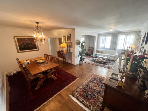 Condomínio Edifício Mansao La Fontaine