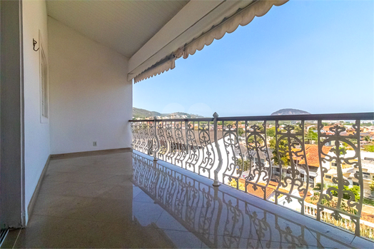 Varandão integrado ao salão escritório