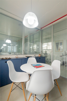 Edificio Pamplona Personal Office Building