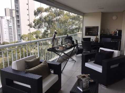 varanda com maravilhosa vista para area verde!