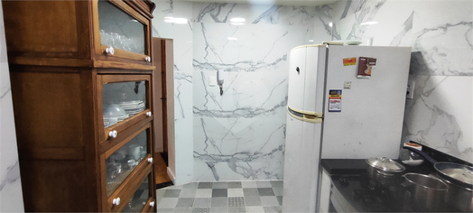 ..... . .. ..... . . .