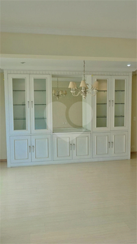 MEYER J. NIGRI E TERE NIGRI