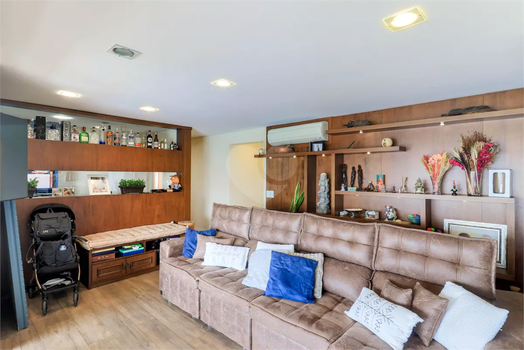 MICHIGAN RESIDENCE PARK