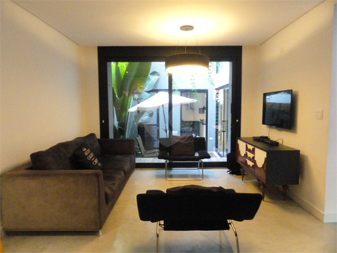 Condomínio Beatrix 84